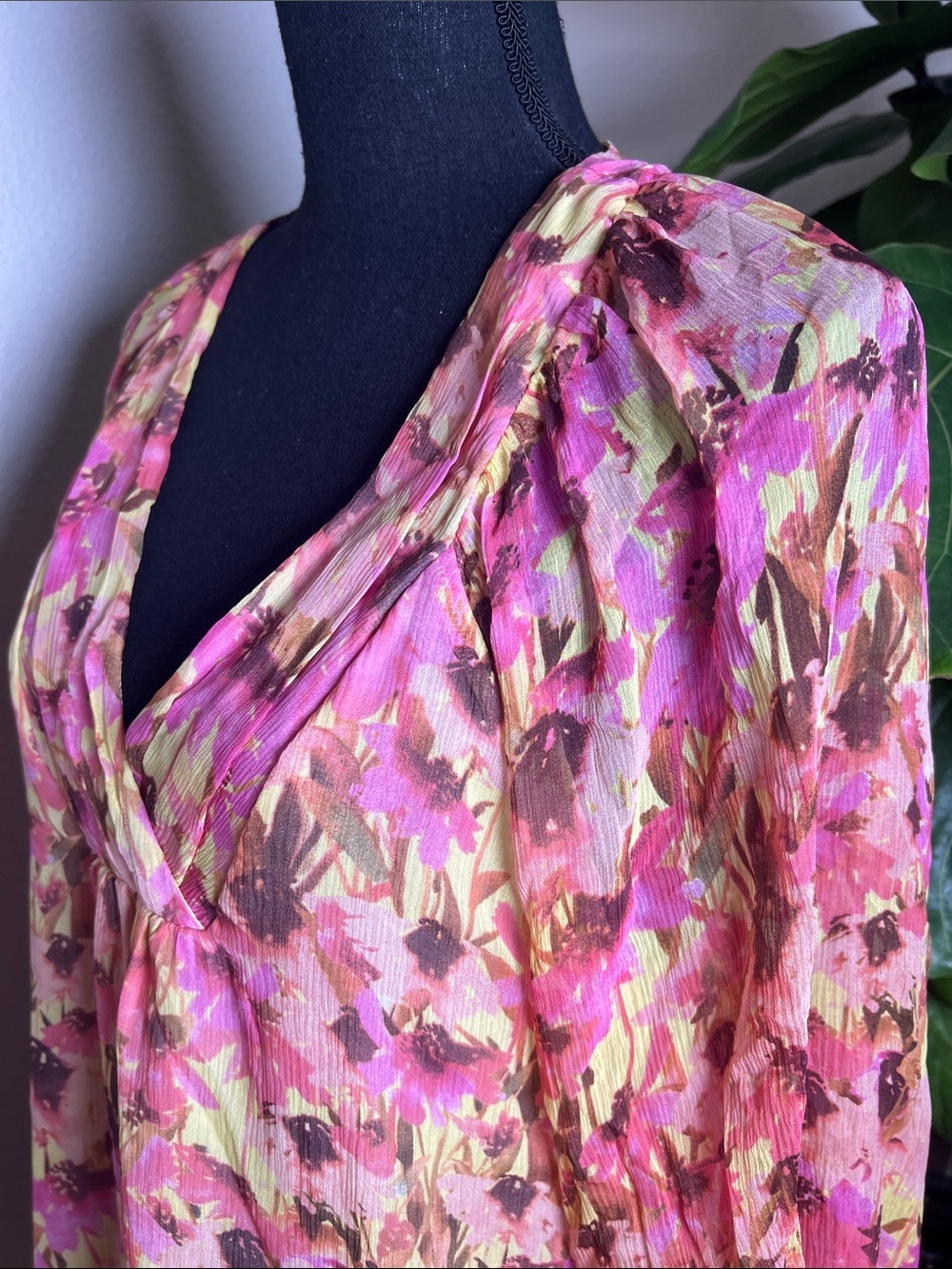 Sundance Women’s 100% Silk V-Neck 3/4 Sleeve Floral Flowy Top Blouse Large - Picture 7 of 16